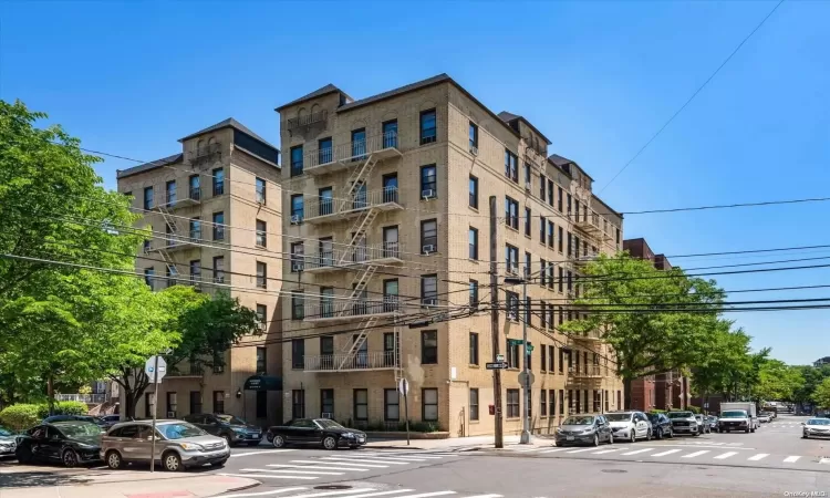 39-75 56th Street, New York, NY, 1 Bedroom Bedrooms, 3 Rooms Rooms,1 BathroomBathrooms,Residential,For Sale,56th,L3554636