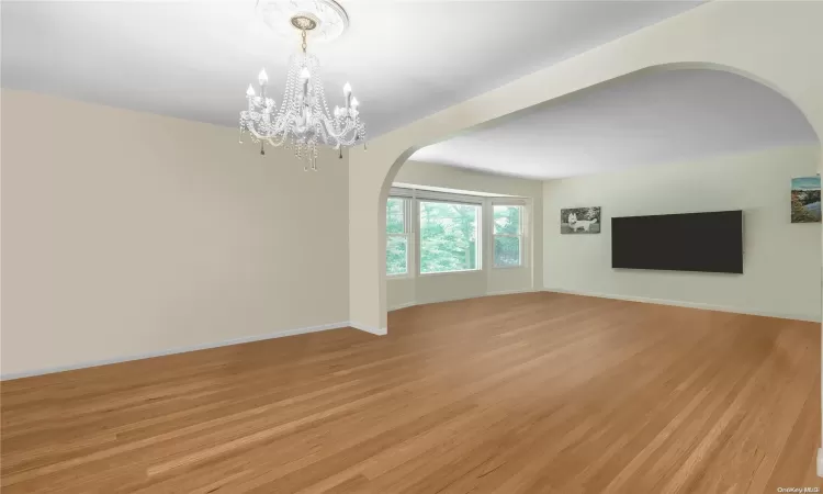 Dining Room into living room (no furniture)