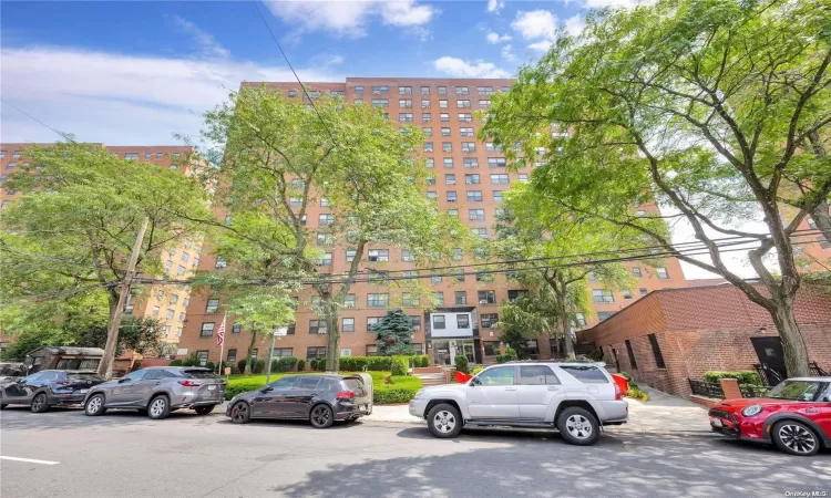 99-40 63rd Road, New York, NY, 3 Bedrooms Bedrooms, 5 Rooms Rooms,1 BathroomBathrooms,Residential,For Sale,63rd,L3557022