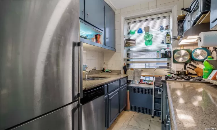 41-12 41st Street, New York, NY, 1 Bedroom Bedrooms, 5 Rooms Rooms,1 BathroomBathrooms,Residential,For Sale,41st,L3556450