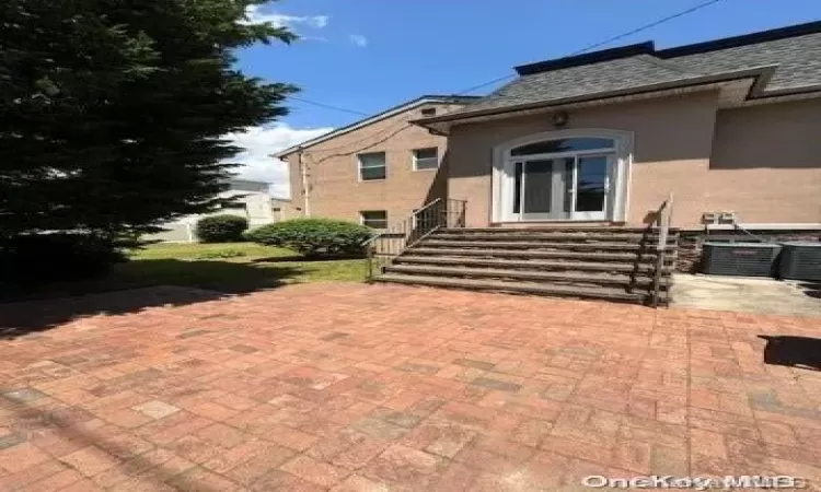 552 Redwood Drive, Hempstead, NY, 5 Bedrooms Bedrooms, 10 Rooms Rooms,5 BathroomsBathrooms,Residential,For Sale,Redwood,L3559111