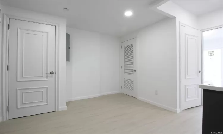 134-50 Blossom Ave, New York, NY, 2 Bedrooms Bedrooms, 5 Rooms Rooms,2 BathroomsBathrooms,Residential,For Sale,Blossom Ave,L3561400