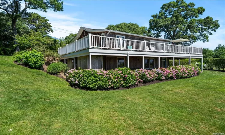 9160 Peconic Bay Boulevard, Southold, NY, 3 Bedrooms Bedrooms, 10 Rooms Rooms,2 BathroomsBathrooms,Residential,For Sale,Peconic Bay,L3562220