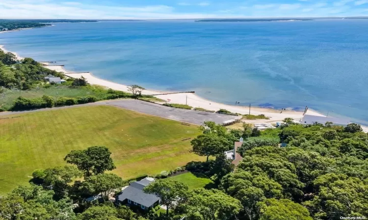 9160 Peconic Bay Boulevard, Southold, NY, 3 Bedrooms Bedrooms, 10 Rooms Rooms,2 BathroomsBathrooms,Residential,For Sale,Peconic Bay,L3562220