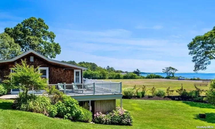 9160 Peconic Bay Boulevard, Southold, NY, 3 Bedrooms Bedrooms, 10 Rooms Rooms,2 BathroomsBathrooms,Residential,For Sale,Peconic Bay,L3562220