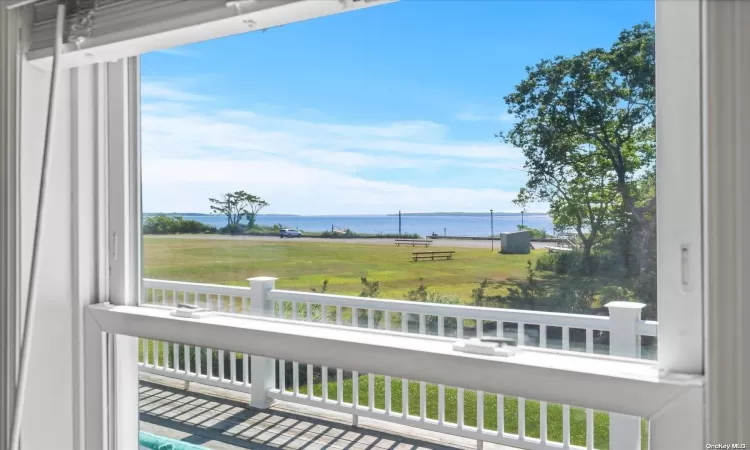 9160 Peconic Bay Boulevard, Southold, NY, 3 Bedrooms Bedrooms, 10 Rooms Rooms,2 BathroomsBathrooms,Residential,For Sale,Peconic Bay,L3562220