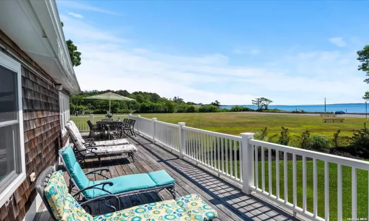 9160 Peconic Bay Boulevard, Southold, NY, 3 Bedrooms Bedrooms, 10 Rooms Rooms,2 BathroomsBathrooms,Residential,For Sale,Peconic Bay,L3562220