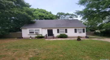 119 Lynbrook Drive, Brookhaven, NY, 4 Bedrooms Bedrooms, 6 Rooms Rooms,1 BathroomBathrooms,Residential,For Sale,Lynbrook,L3563921