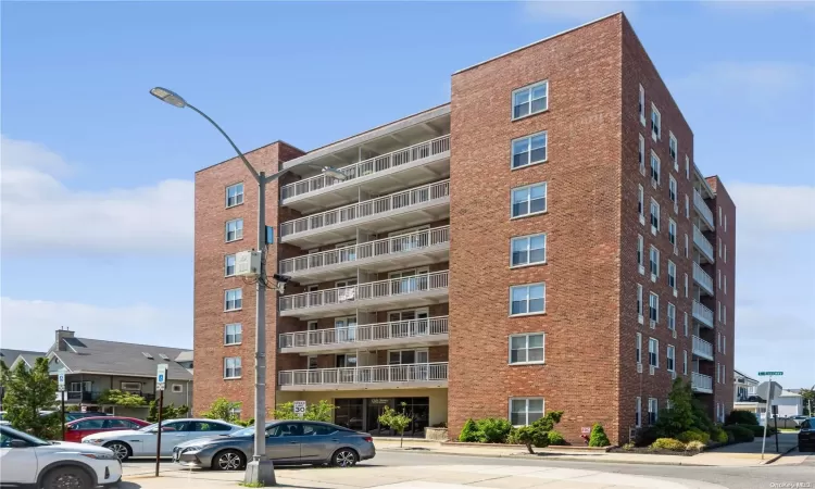 855 Broadway, Long Beach, NY, 1 Bedroom Bedrooms, 3 Rooms Rooms,1 BathroomBathrooms,Residential,For Sale,Broadway,L3575956