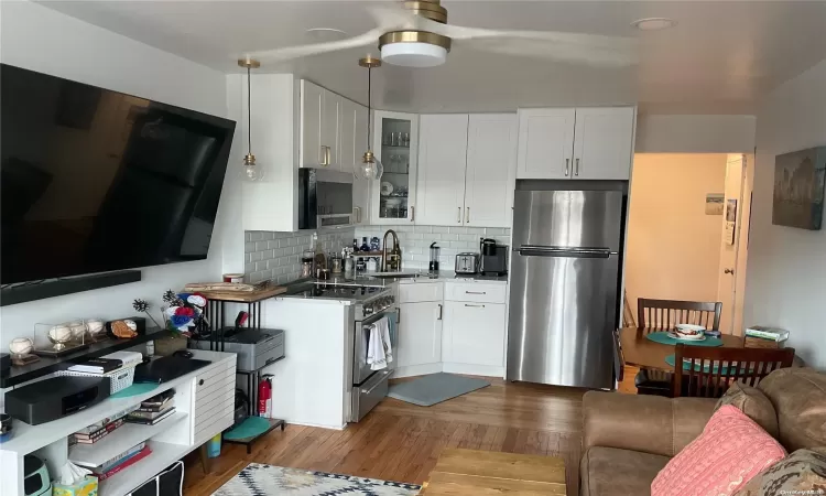 855 Broadway, Long Beach, NY, 1 Bedroom Bedrooms, 3 Rooms Rooms,1 BathroomBathrooms,Residential,For Sale,Broadway,L3575956