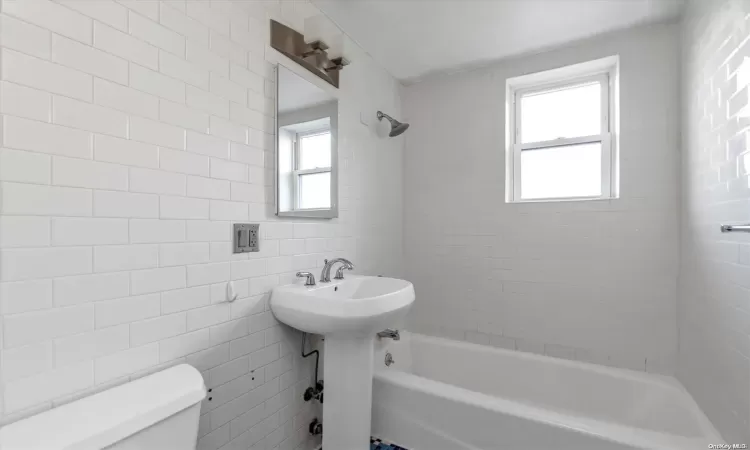 251 Broadway, Long Beach, NY, 2 Rooms Rooms,1 BathroomBathrooms,Residential,For Sale,Broadway,L3579095