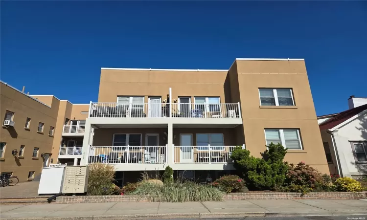 251 Broadway, Long Beach, NY, 2 Rooms Rooms,1 BathroomBathrooms,Residential,For Sale,Broadway,L3579095