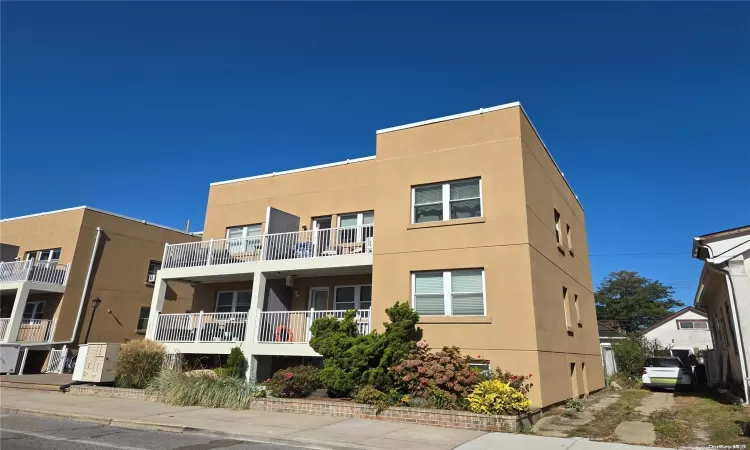 251 Broadway, Long Beach, NY, 2 Rooms Rooms,1 BathroomBathrooms,Residential,For Sale,Broadway,L3579095