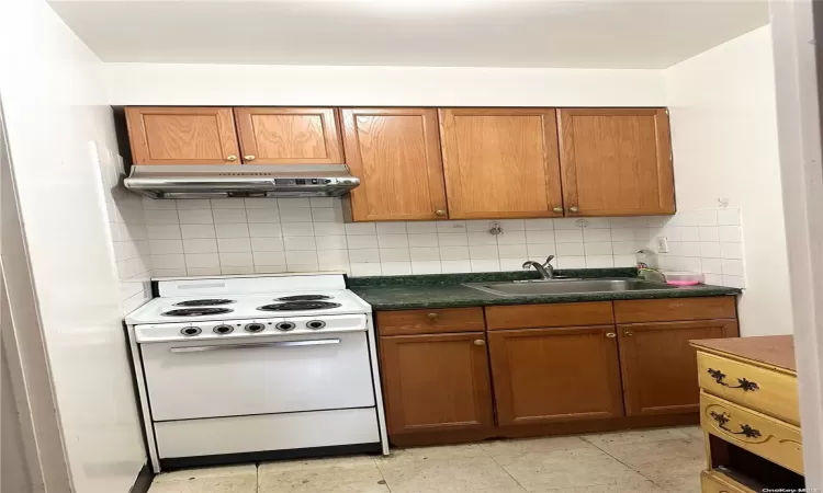 153-47 Horace Harding Expressway, New York, NY, 8 Bedrooms Bedrooms, 20 Rooms Rooms,3 BathroomsBathrooms,Residential Income,For Sale,Horace Harding,L3571984