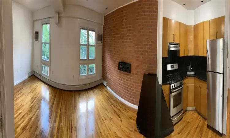 217 11th Street, New York, NY, 2 Bedrooms Bedrooms, 2 Rooms Rooms,1 BathroomBathrooms,Residential,For Sale,11th,H6322767