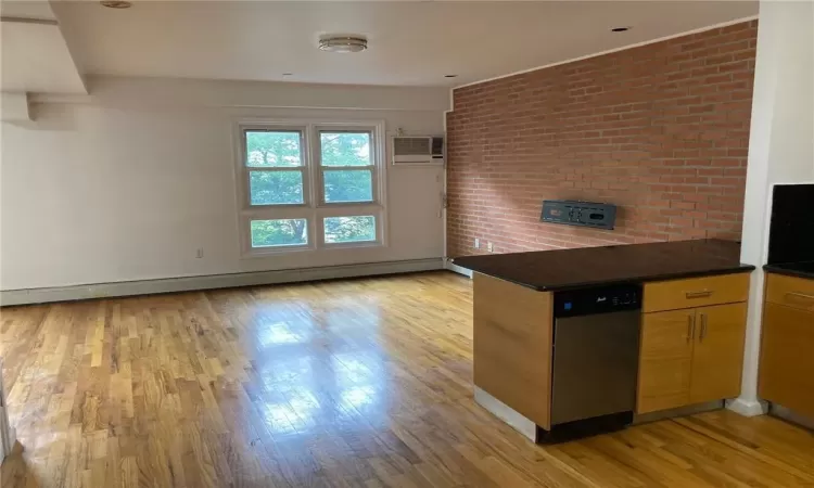 217 11th Street, New York, NY, 2 Bedrooms Bedrooms, 2 Rooms Rooms,1 BathroomBathrooms,Residential,For Sale,11th,H6322767