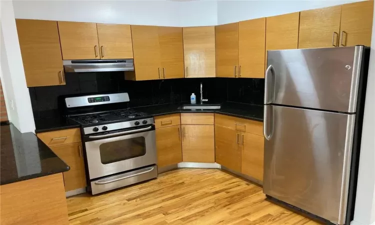 217 11th Street, New York, NY, 2 Bedrooms Bedrooms, 2 Rooms Rooms,1 BathroomBathrooms,Residential,For Sale,11th,H6322767