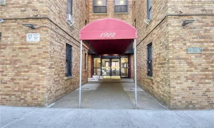 1922 Mcgraw Avenue, New York, NY, 1 Bedroom Bedrooms, 3 Rooms Rooms,1 BathroomBathrooms,Residential,For Sale,Mcgraw,H6326287