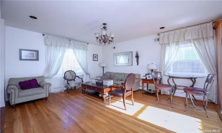 688 Jewett Avenue, New York, NY, 6 Bedrooms Bedrooms, 12 Rooms Rooms,3 BathroomsBathrooms,Residential Income,For Sale,Jewett,L3577204