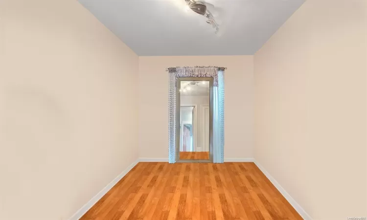 51-09 69th Street, New York, NY, 6 Bedrooms Bedrooms, 7 Rooms Rooms,3 BathroomsBathrooms,Residential Income,For Sale,69th,L3554041