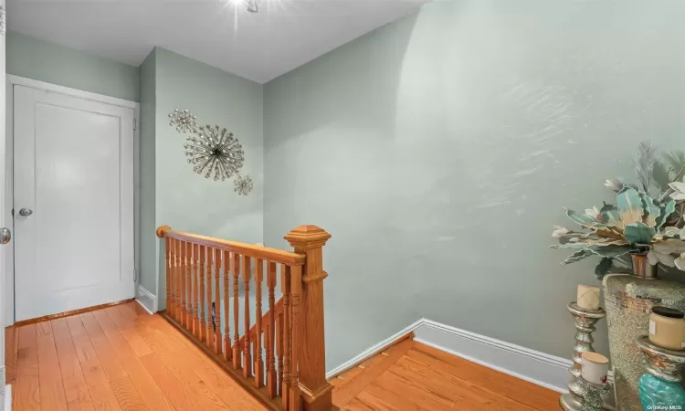 51-09 69th Street, New York, NY, 6 Bedrooms Bedrooms, 7 Rooms Rooms,3 BathroomsBathrooms,Residential Income,For Sale,69th,L3554041