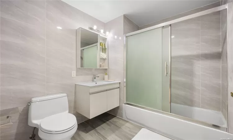 70-65 Queens Boulevard, New York, NY, 1 Bedroom Bedrooms, 3 Rooms Rooms,1 BathroomBathrooms,Residential,For Sale,Queens,L3577367