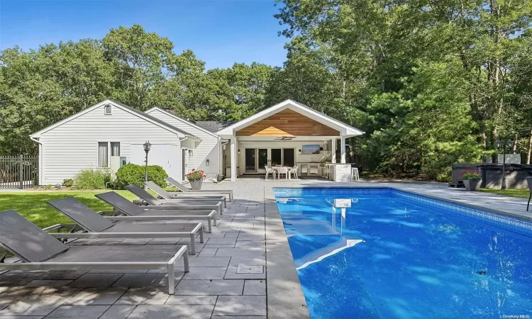 541 Wainscott Nw Road, East Hampton, NY, 4 Bedrooms Bedrooms, 7 Rooms Rooms,4 BathroomsBathrooms,Residential,For Sale,Wainscott Nw,L3577399