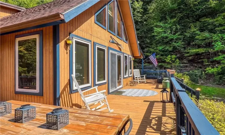 Seating for entertaining on the deck.