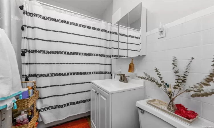 26-21 30th Street, New York, NY, 11 Bedrooms Bedrooms, 25 Rooms Rooms,6 BathroomsBathrooms,Commercial Sale,For Sale,30th,L3578647