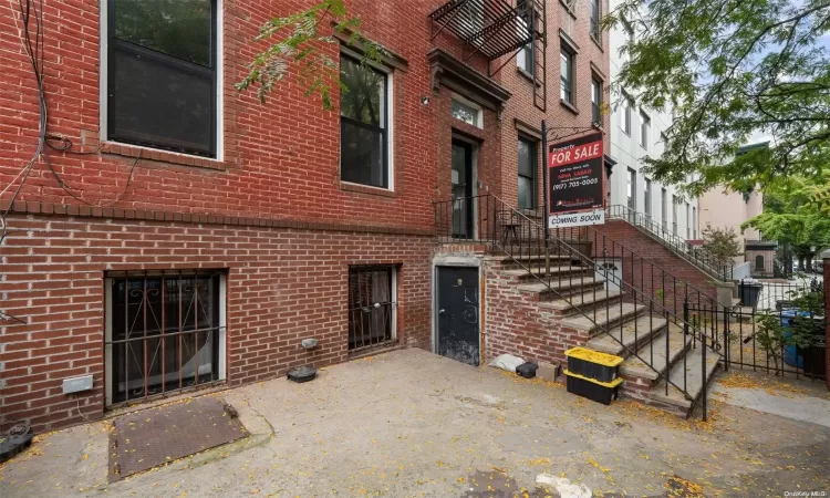 183 2nd Street, New York, NY, 10 Bedrooms Bedrooms, 18 Rooms Rooms,6 BathroomsBathrooms,Residential Income,For Sale,2nd,L3579111