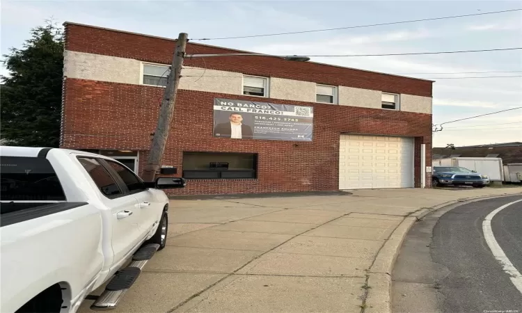 70 Front Street, Hempstead, NY, ,Commercial Sale,For Sale,Front,L3579149