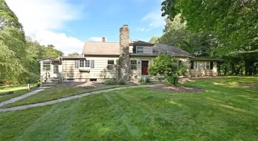 25 Pomona Lane, Ramapo, NY, 4 Bedrooms Bedrooms, 11 Rooms Rooms,2 BathroomsBathrooms,Residential,For Sale,Pomona,H6329969