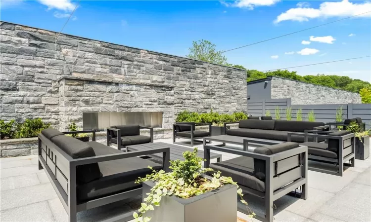 Outdoor common patio.