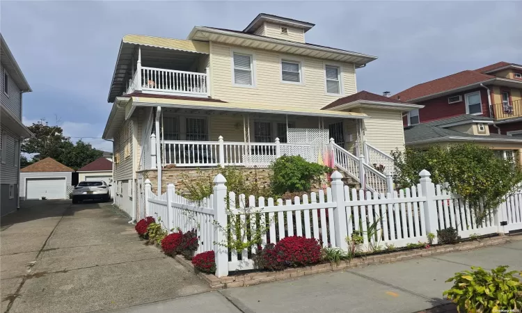 149 Market Street, Long Beach, NY, 6 Bedrooms Bedrooms, 12 Rooms Rooms,2 BathroomsBathrooms,Residential Income,For Sale,Market,L3583520