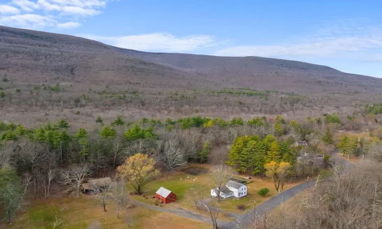 Aerial view with a mountain view