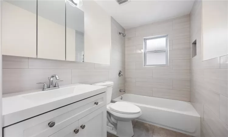 Full bathroom, 2nd floor unit