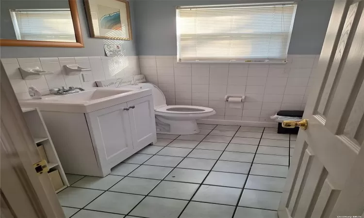 468 Main Street, Brookhaven, NY, ,2 BathroomsBathrooms,Commercial Sale,For Sale,Main,L3592712