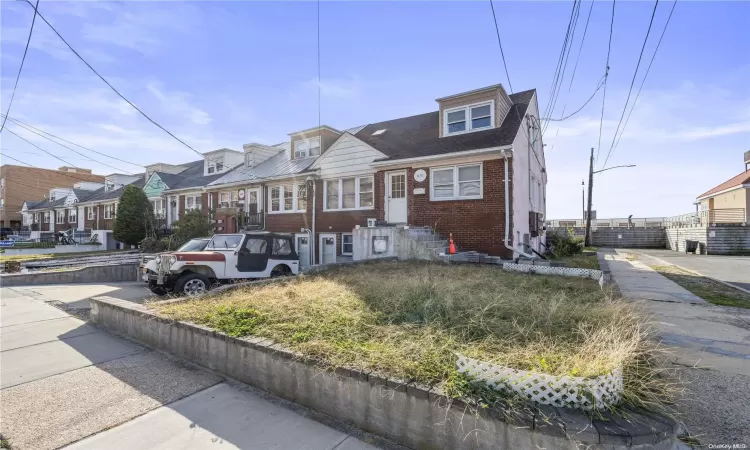 670 Broadway, Long Beach, NY, 6 Bedrooms Bedrooms, 12 Rooms Rooms,4 BathroomsBathrooms,Residential Income,For Sale,Broadway,L3593423