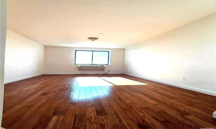 70-26 Queens Boulevard, New York, NY, 2 Bedrooms Bedrooms, 4 Rooms Rooms,2 BathroomsBathrooms,Residential,For Sale,Queens,L3589862