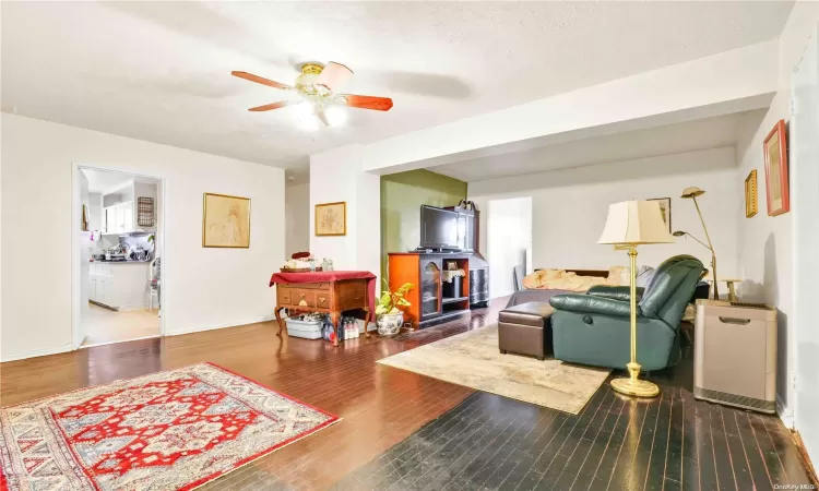 29-09 137th Street, New York, NY, 2 Bedrooms Bedrooms, 5 Rooms Rooms,1 BathroomBathrooms,Residential,For Sale,137th,L3535216