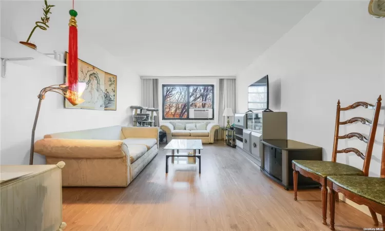 139-15 28th Road, New York, NY, 2 Bedrooms Bedrooms, 5 Rooms Rooms,1 BathroomBathrooms,Residential,For Sale,28th,L3534924