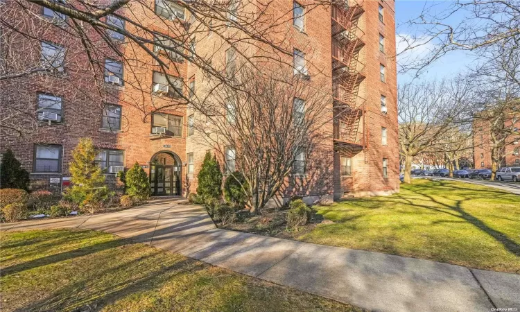 139-15 28th Road, New York, NY, 2 Bedrooms Bedrooms, 5 Rooms Rooms,1 BathroomBathrooms,Residential,For Sale,28th,L3534924