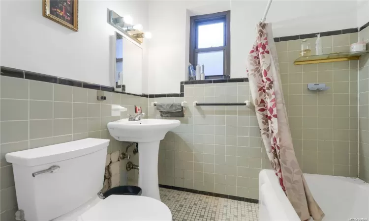 139-15 28th Road, New York, NY, 2 Bedrooms Bedrooms, 5 Rooms Rooms,1 BathroomBathrooms,Residential,For Sale,28th,L3534924