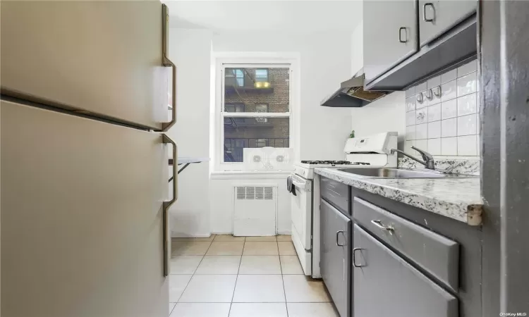 139-15 28th Road, New York, NY, 2 Bedrooms Bedrooms, 5 Rooms Rooms,1 BathroomBathrooms,Residential,For Sale,28th,L3534924