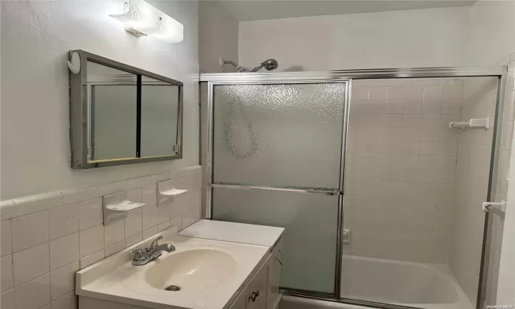 2015 Saint Paul Ave, New York, NY, 2 Rooms Rooms,1 BathroomBathrooms,Residential,For Sale,Saint Paul Ave,L3535205