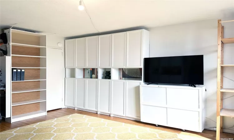 2015 Saint Paul Ave, New York, NY, 2 Rooms Rooms,1 BathroomBathrooms,Residential,For Sale,Saint Paul Ave,L3535205