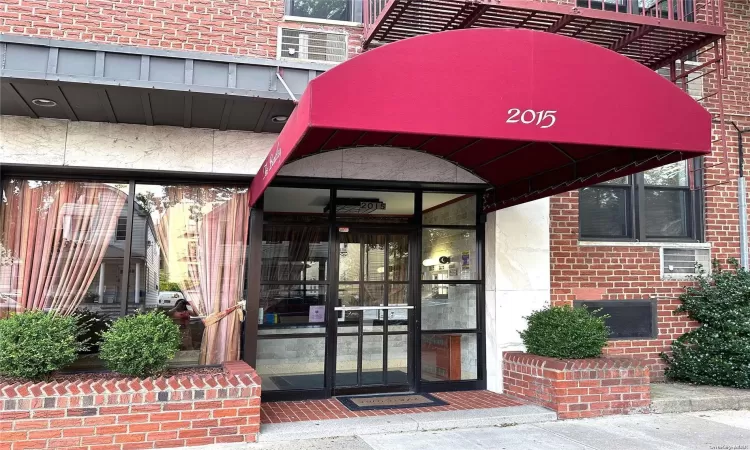 2015 Saint Paul Ave, New York, NY, 2 Rooms Rooms,1 BathroomBathrooms,Residential,For Sale,Saint Paul Ave,L3535205