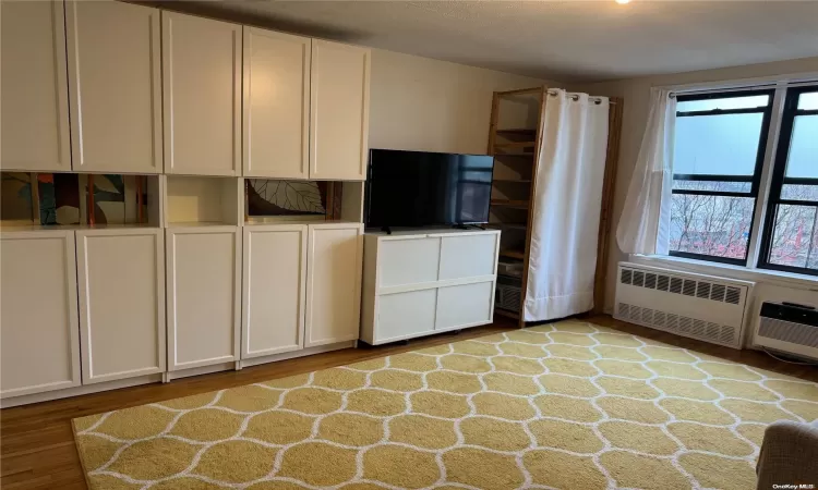 2015 Saint Paul Ave, New York, NY, 2 Rooms Rooms,1 BathroomBathrooms,Residential,For Sale,Saint Paul Ave,L3535205