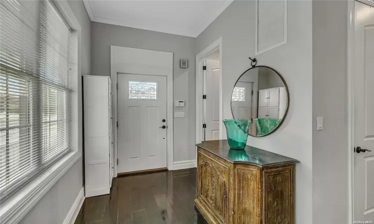 Entrance foyer, hardwood floors