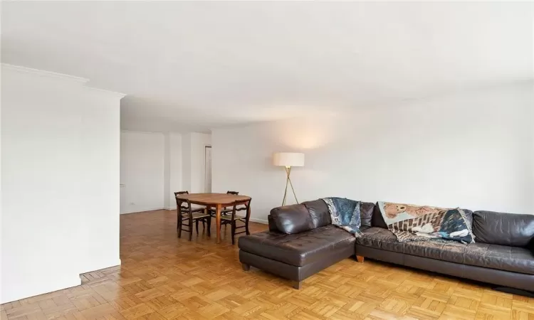 4555 Henry Hudson Parkway, New York, NY, 2 Bedrooms Bedrooms, 5 Rooms Rooms,1 BathroomBathrooms,Residential,For Sale,Henry Hudson,H6296601